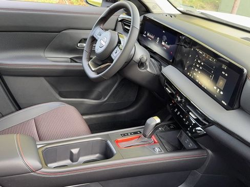New 2026 Nissan Kicks SR w/ SR Premium Package AWD/4WD image 13