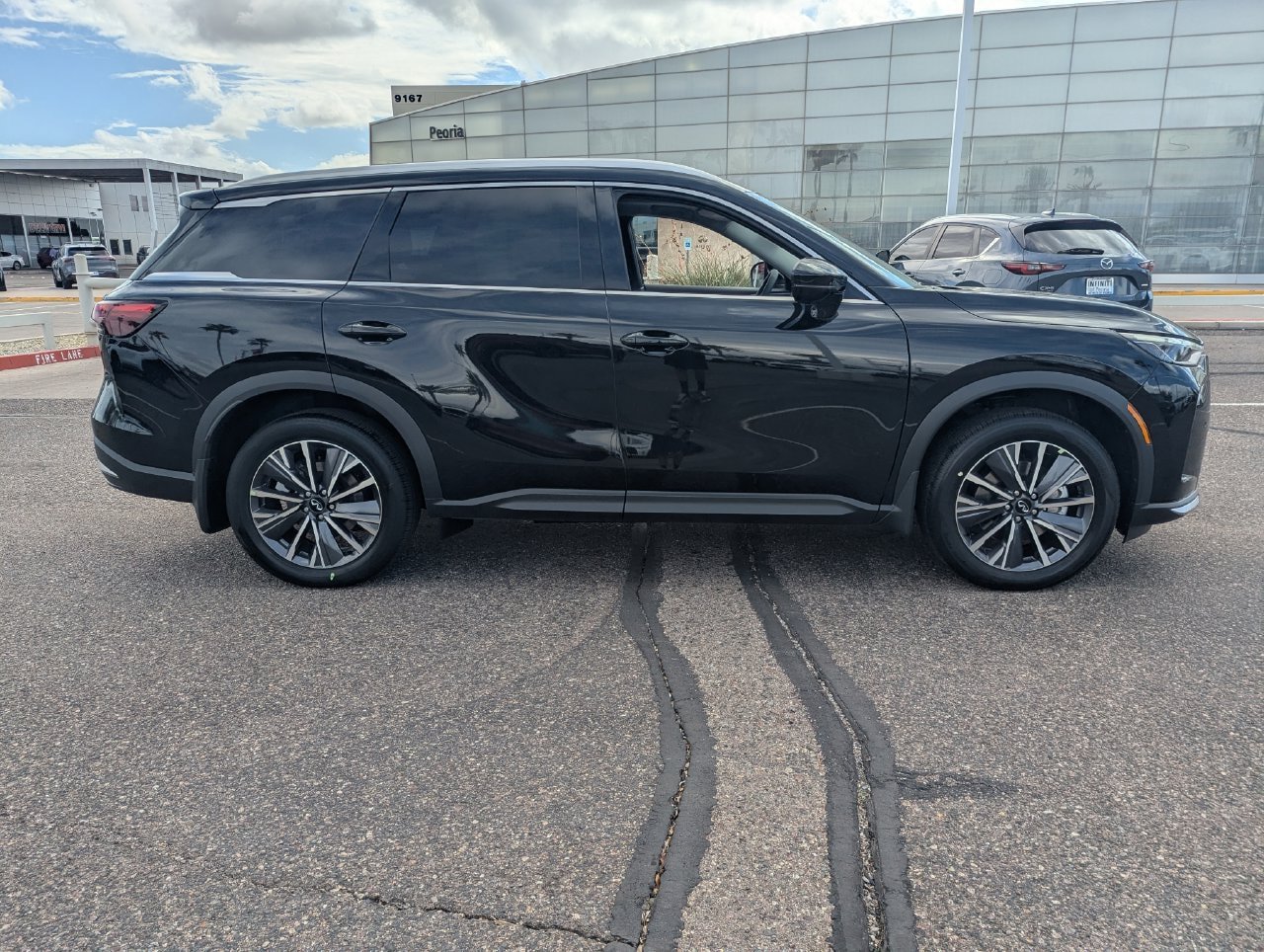 New 2027 INFINITI QX60 Luxe FWD image 6