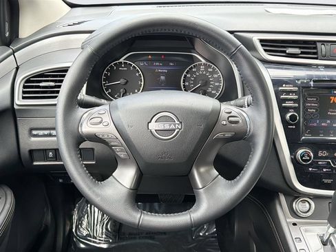 Used 2023 Nissan Murano SV FWD image 7