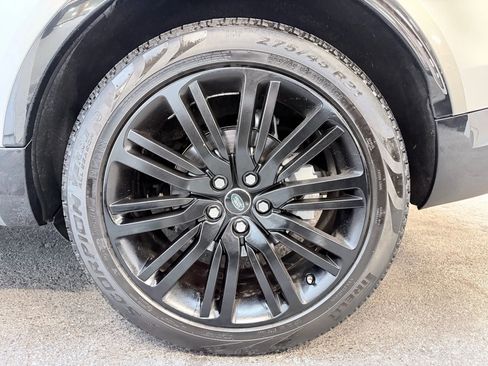 Used 2020 Land Rover Discovery HSE Luxury image 9