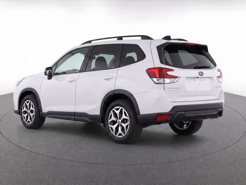 Used 2024 Subaru Forester Premium AWD/4WD image 3