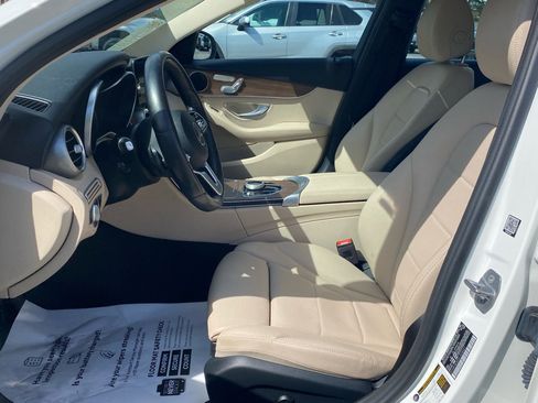Used 2019 Mercedes-Benz C 300 4MATIC Sedan image 5