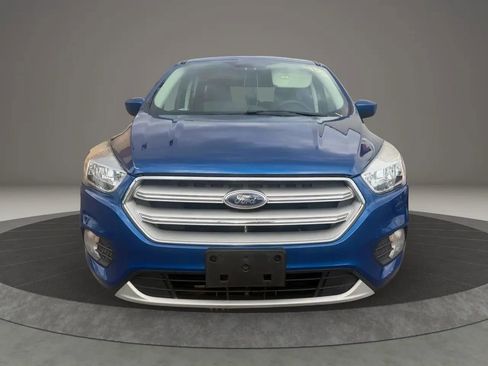 Used 2019 Ford Escape SE image 2