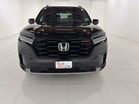 Used 2023 Honda Pilot TrailSport image 8