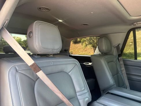 Used 2018 Lincoln Navigator Reserve w/ Technology Package AWD/4WD image 26