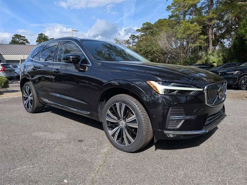 Certified 2023 Volvo XC60 B5 Ultimate w/ Climate Package image 2