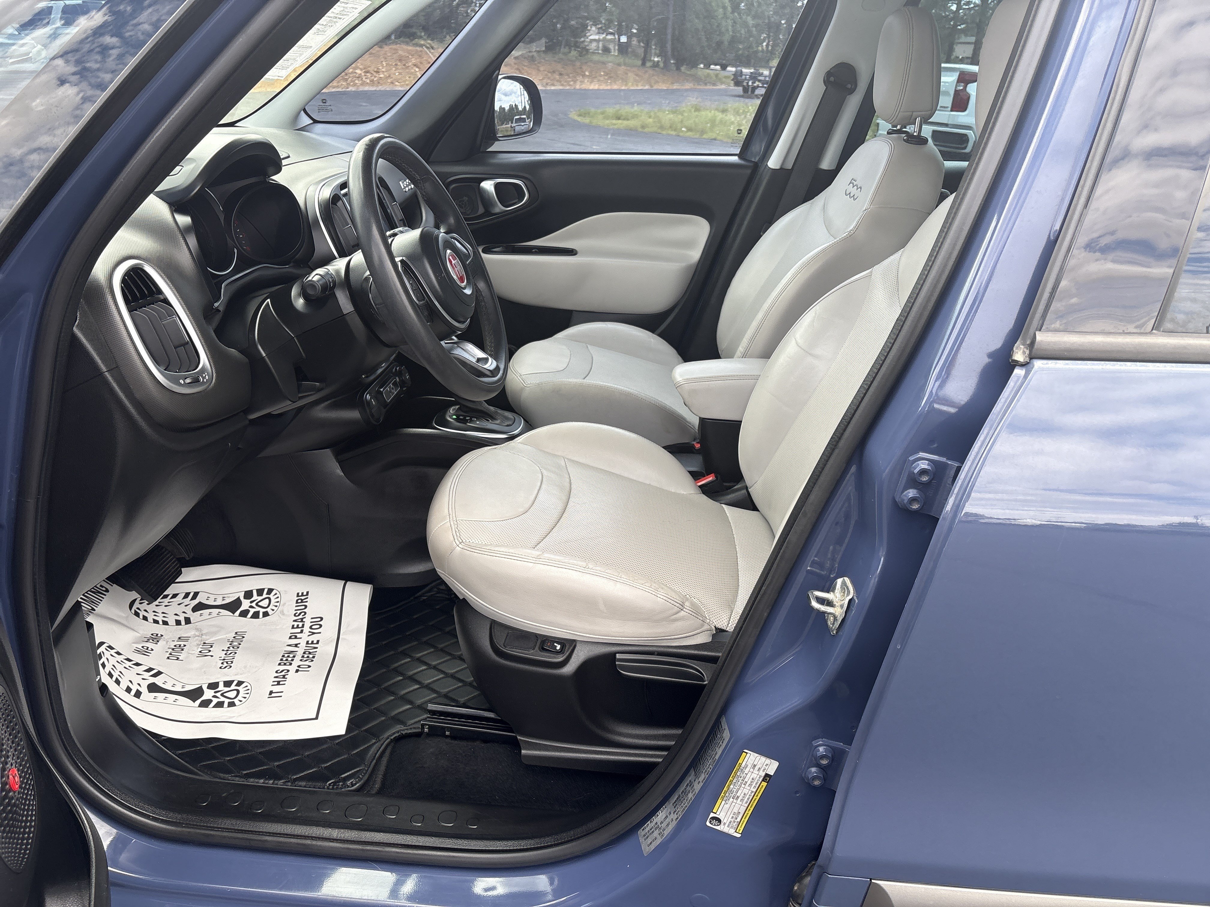 Used 2018 FIAT 500L Trekking w/ Urbana Appearance Package FWD image 13