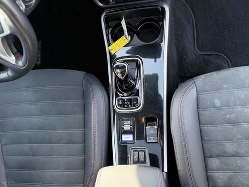 Used 2022 Mitsubishi Outlander LE image 33