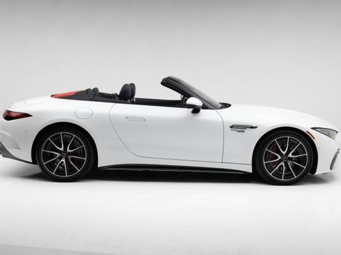 Used 2023 Mercedes-Benz SL 55 AMG 4MATIC image 11