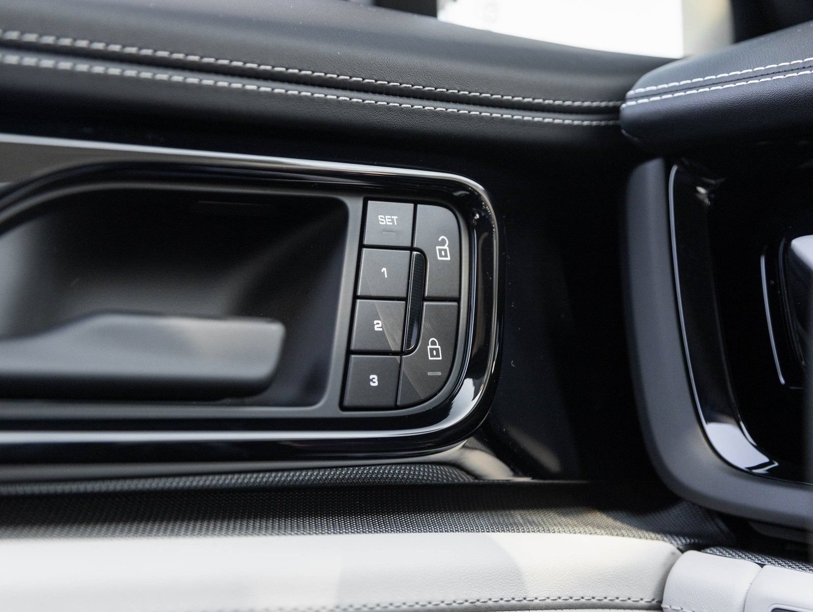 Certified 2026 Porsche Panamera RWD image 19