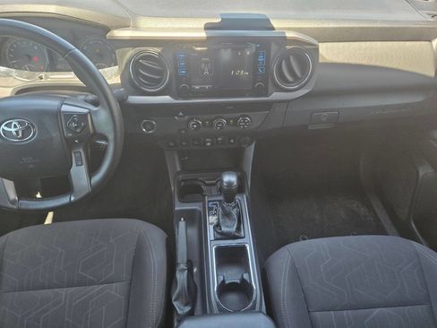 Used 2019 Toyota Tacoma TRD Sport w/ Technology Package RWD image 9