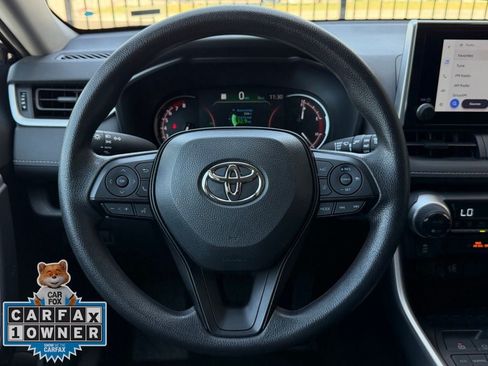 Used 2025 Toyota RAV4 XLE FWD image 11