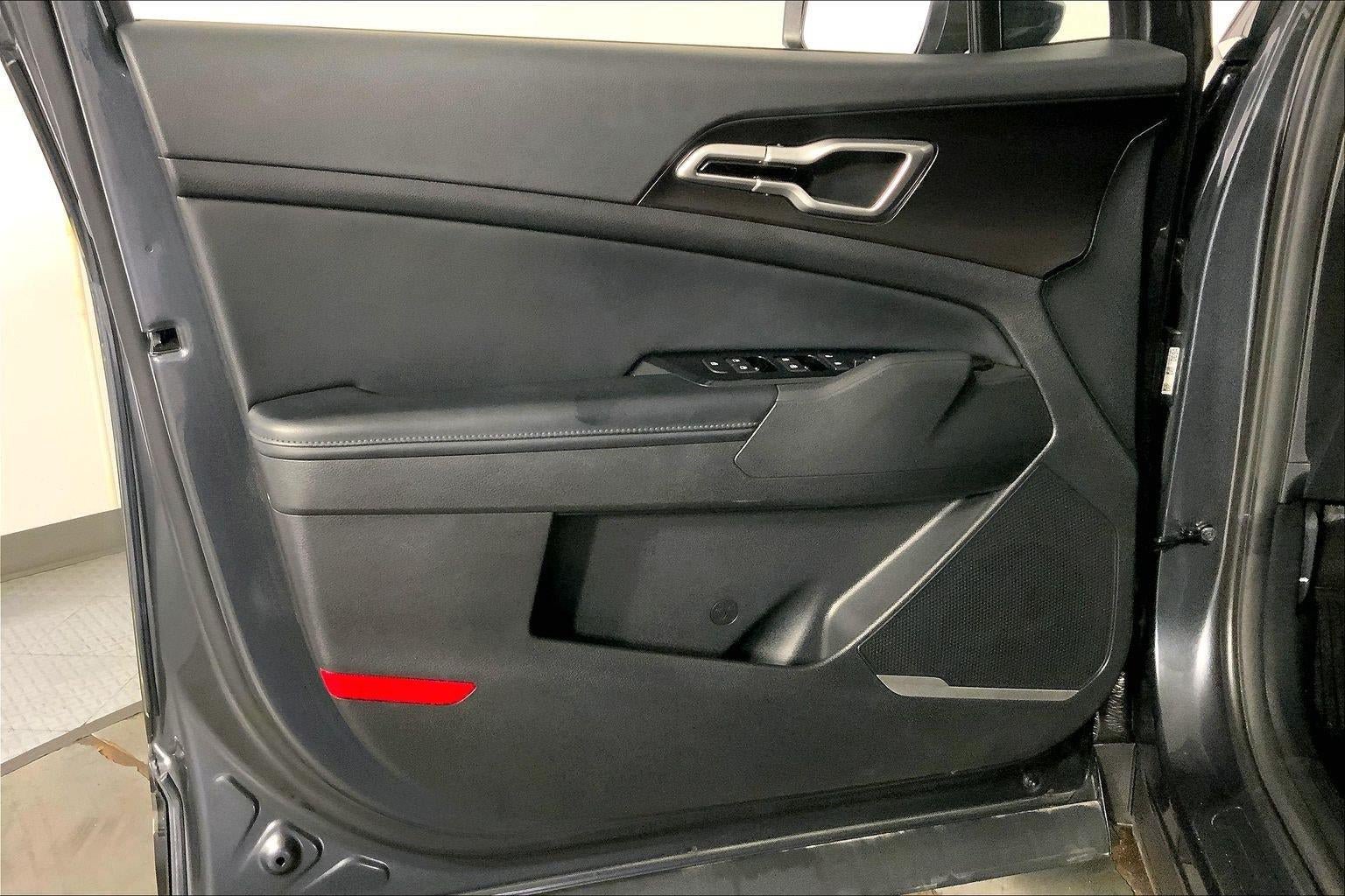 Used 2025 Kia Sportage EX FWD image 24