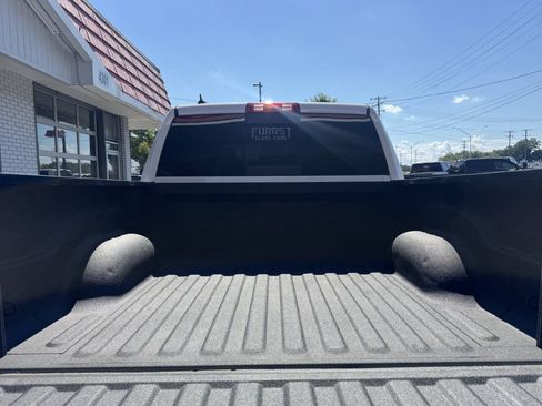 Used 2016 RAM 1500 Laramie AWD/4WD image 11