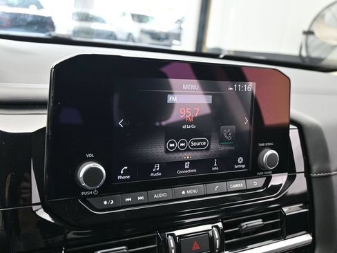 Used 2025 Nissan Pathfinder SV FWD image 19