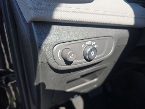 Used 2024 Chevrolet TrailBlazer LT FWD image 13