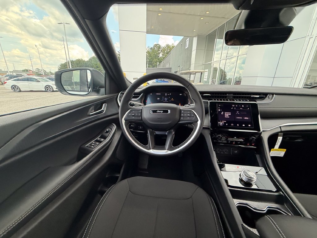New 2026 Jeep Grand Cherokee 2WD image 8