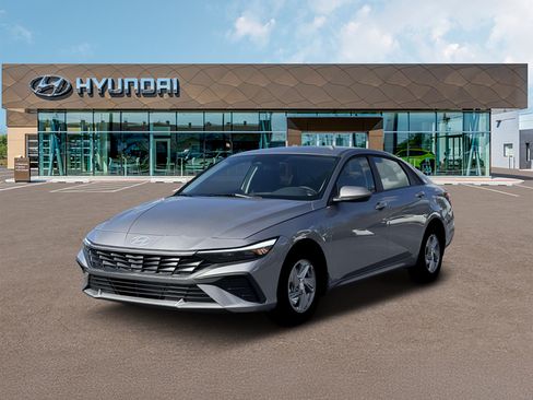 New 2026 Hyundai Elantra SE FWD image 1