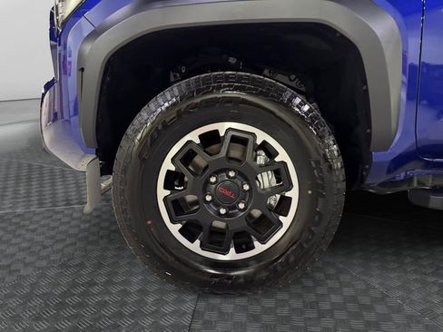 New 2025 Toyota Tacoma TRD Off-Road AWD/4WD image 18