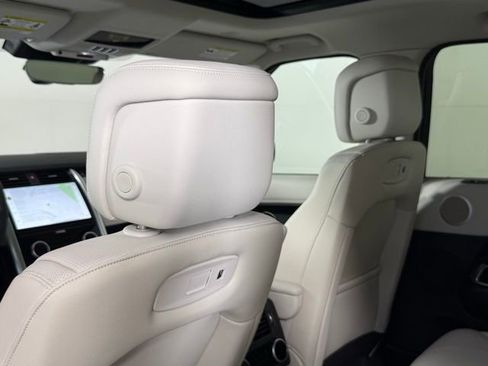 Certified 2025 Land Rover Discovery S image 22