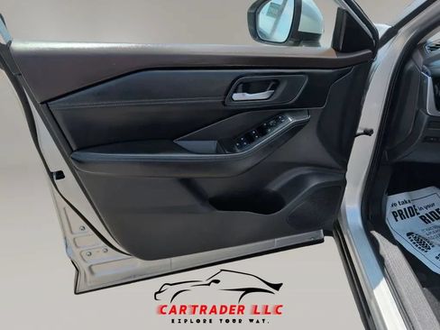 Used 2022 Nissan Rogue SV w/ SV Premium Package AWD/4WD image 14