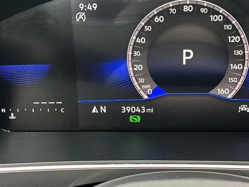 Used 2023 Volkswagen Tiguan SE w/ Panoramic Sunroof Package FWD image 28