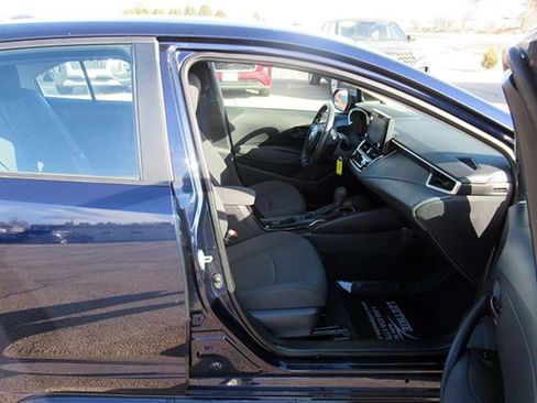 Used 2022 Toyota Corolla LE image 13