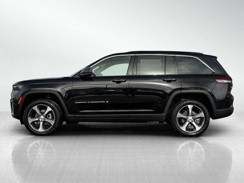 New 2026 Jeep Grand Cherokee Limited w/ Luxury Tech Group II image 4