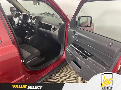 Used 2014 Jeep Patriot Latitude AWD/4WD image 15
