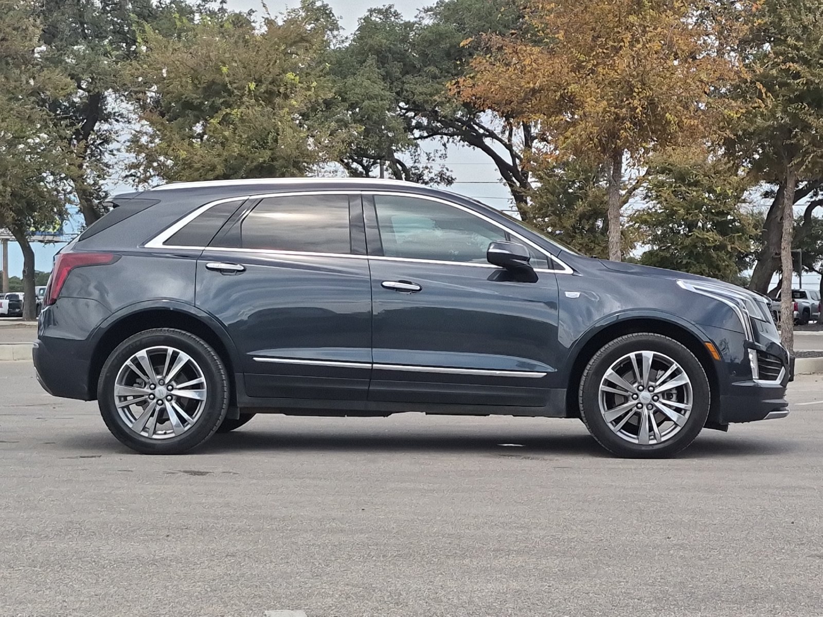 Used 2021 Cadillac XT5 Premium Luxury FWD image 6