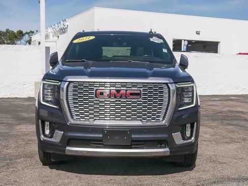 Used 2021 GMC Yukon XL Denali w/ Denali Premium Package image 2