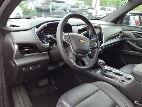 Certified 2023 Chevrolet Traverse LT w/ LT Premium Package AWD/4WD image 9