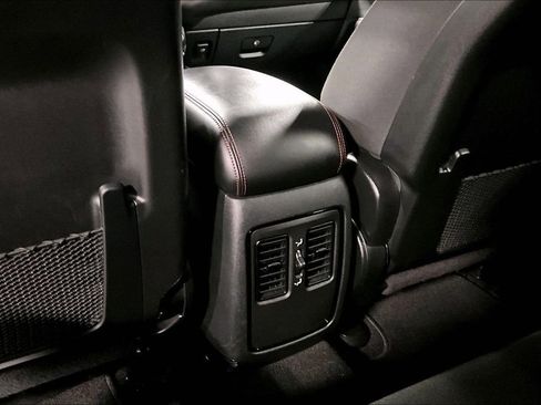 Used 2025 Dodge Durango GT image 31