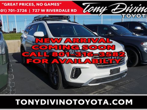 Used 2017 Hyundai Santa Fe SE AWD/4WD image 1
