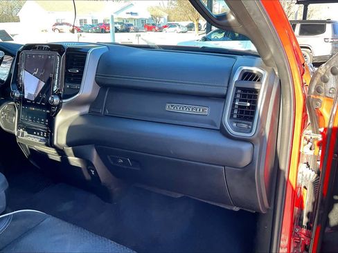 Used 2022 RAM 2500 Laramie w/ Night Edition image 17