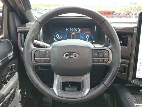 Used 2024 Ford Expedition Limited AWD/4WD image 16