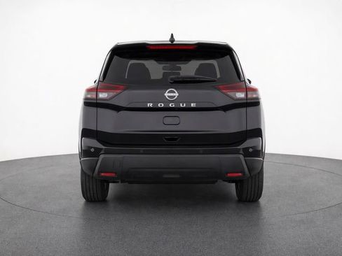 Used 2024 Nissan Rogue S FWD image 3