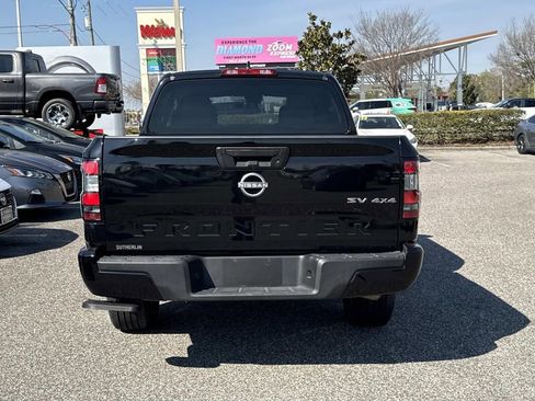 Used 2022 Nissan Frontier SV image 5