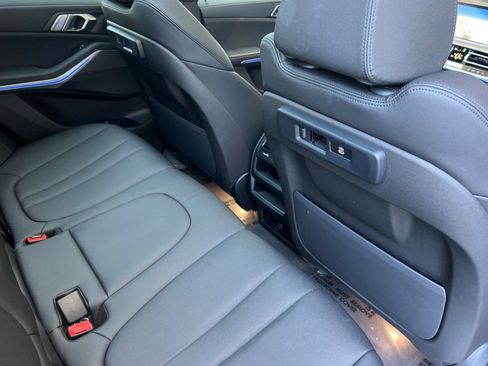 Used 2022 BMW X5 sDrive40i w/ Parking Assistance Package RWD image 17