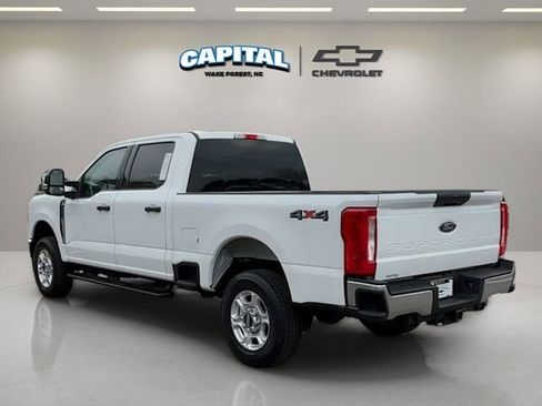 Used 2025 Ford F250 XLT AWD/4WD image 3