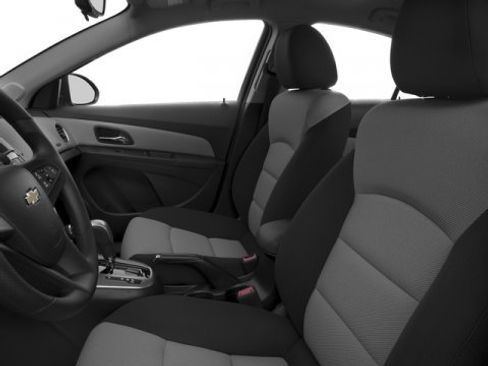 Used 2016 Chevrolet Cruze LS image 11