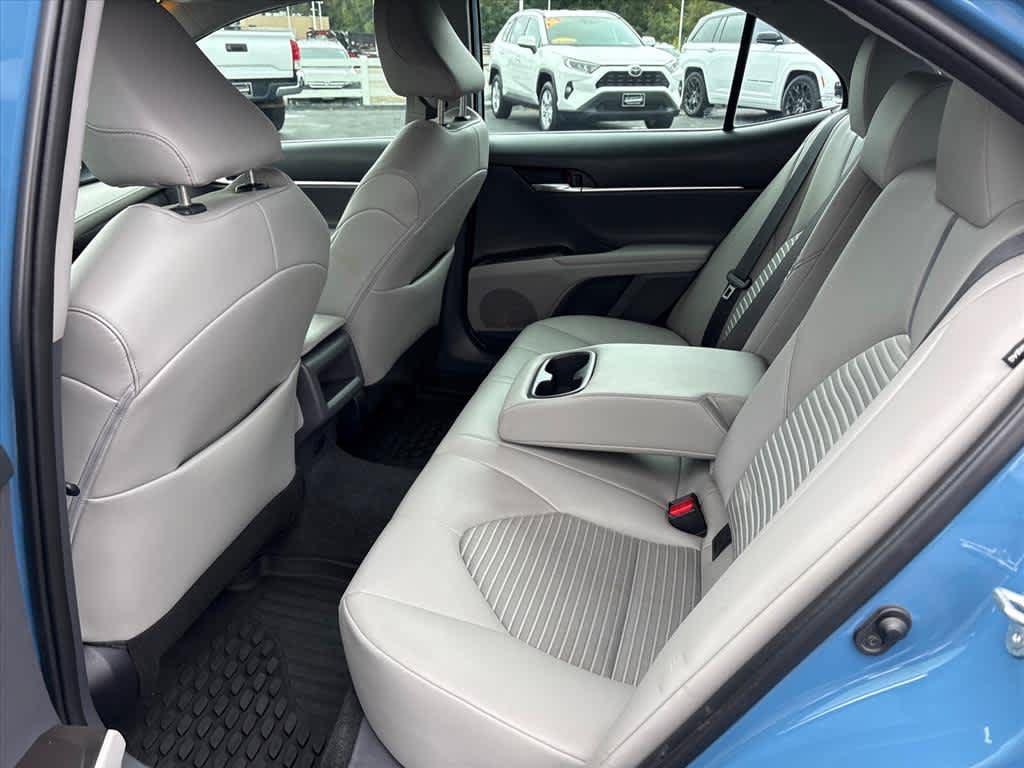 Used 2023 Toyota Camry SE FWD image 9