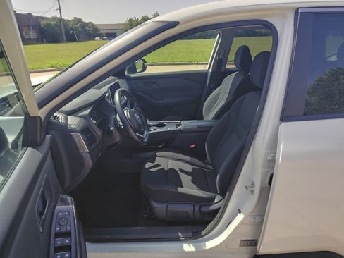 Used 2024 Nissan Rogue S FWD image 5