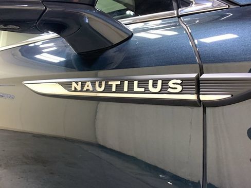 Used 2023 Lincoln Nautilus Reserve AWD/4WD image 10