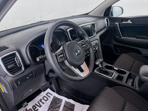 Used 2020 Kia Sportage LX image 9