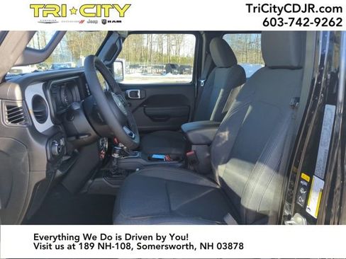 New 2026 Jeep Gladiator Willys image 9