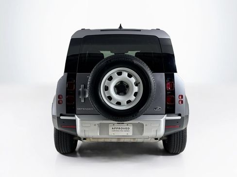 Used 2023 Land Rover Defender 110 AWD/4WD image 4