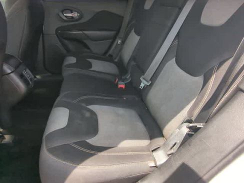 Used 2015 Jeep Cherokee Sport AWD/4WD image 18
