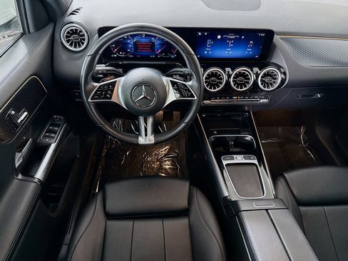 Used 2025 Mercedes-Benz GLA 250 image 17