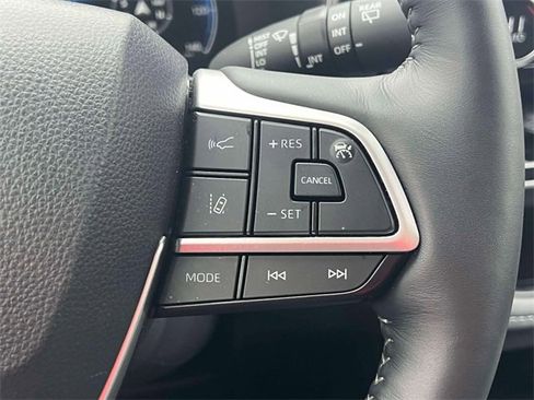 Certified 2025 Toyota Highlander Limited image 28